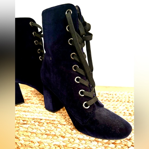 BCBGeneration Alexa Navy Blue Velvet Lace-up Boots Size 9.5 - Picture 2 of 9